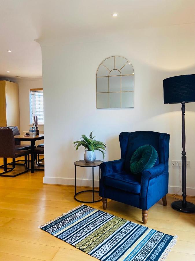 2 Bedroom, 2 Bathroom Apartment With Free Parking In A Great Location Cambridge  Exteriér fotografie